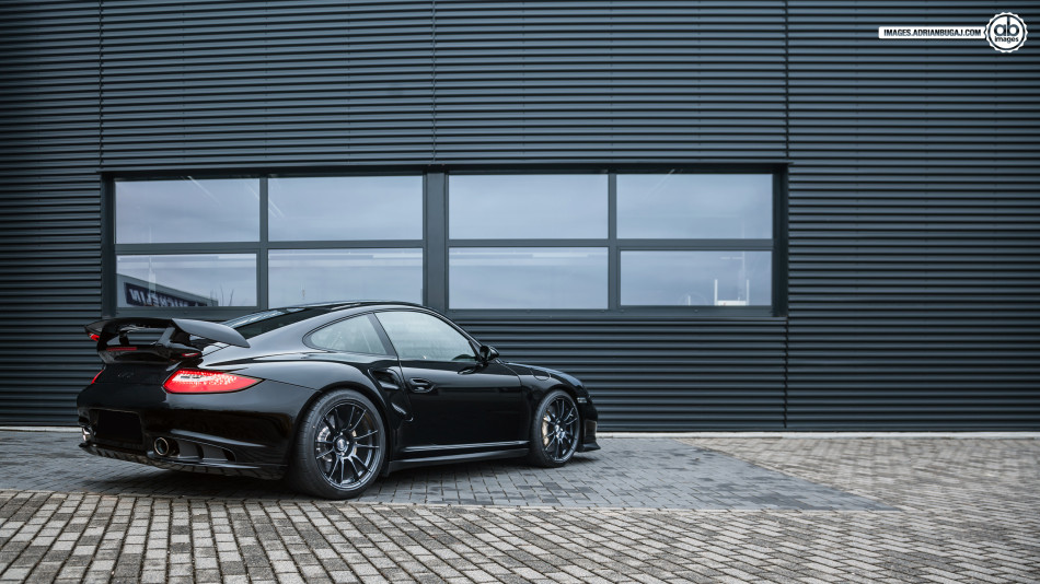 PORSCHE 911 GT2 RS
