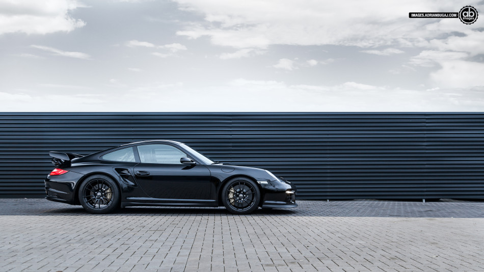 PORSCHE 911 GT2 RS