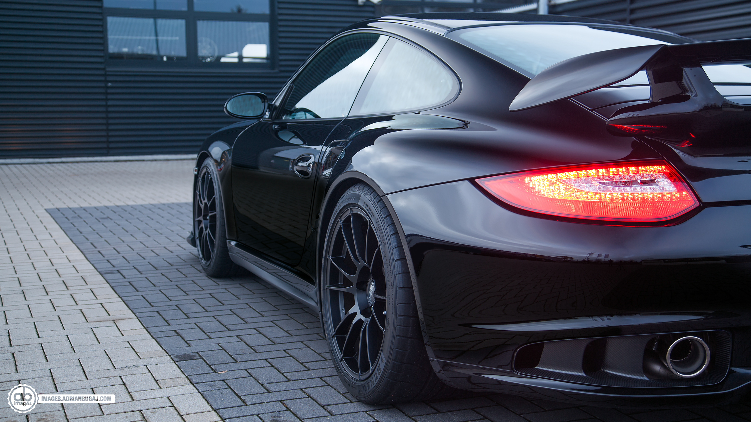 PORSCHE 911 GT2 RS