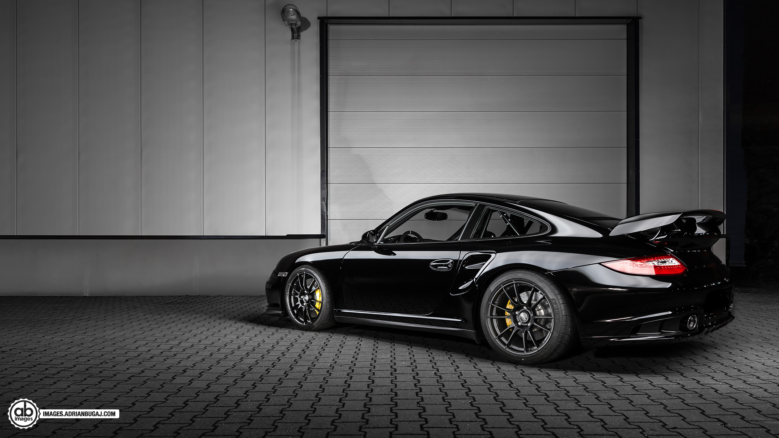 PORSCHE 911 GT2 RS